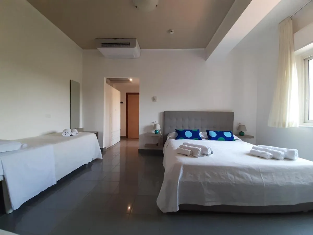 Hotel Desire'