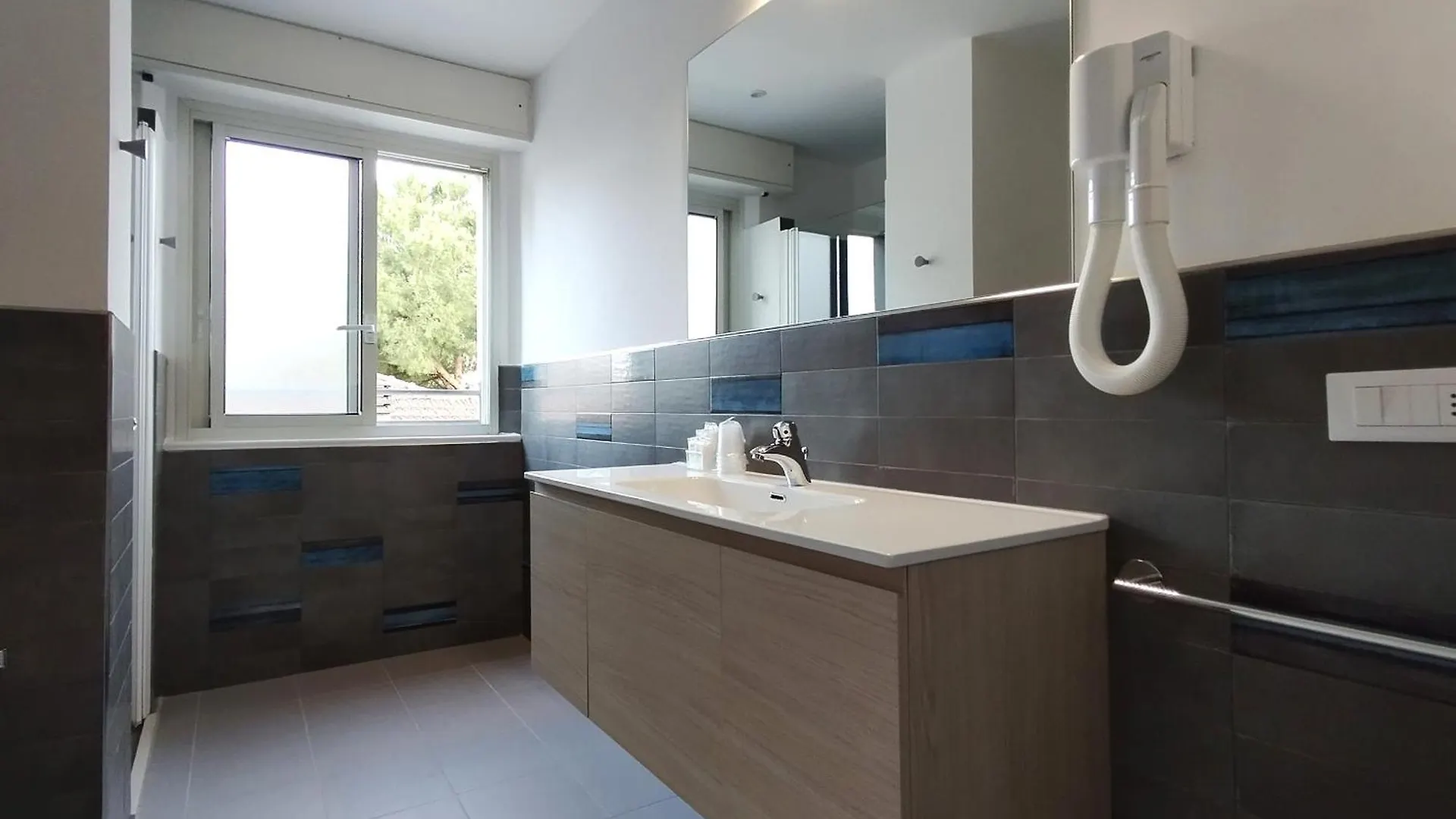 ***  Hotel Desire' Riccione Italie